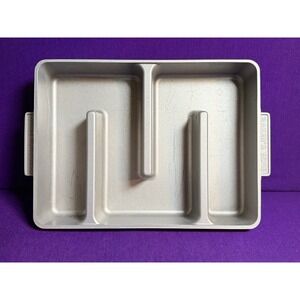 Bakers Edge Brownie Pan Cast Aluminum Non-Stick Edge Brownie Pan Made in USA